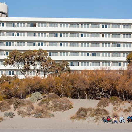 Rayentray Grand Hotel Пуэрто-Мадрин Экстерьер фото