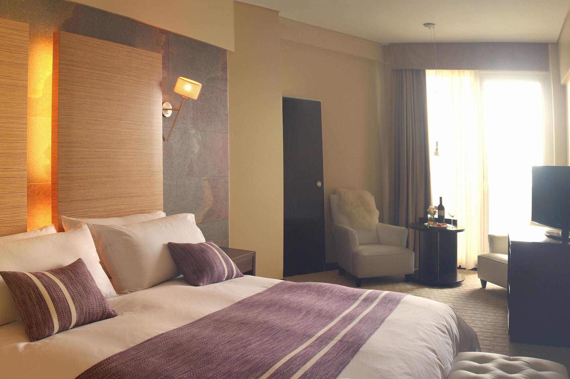 Rayentray Grand Hotel Пуэрто-Мадрин Экстерьер фото