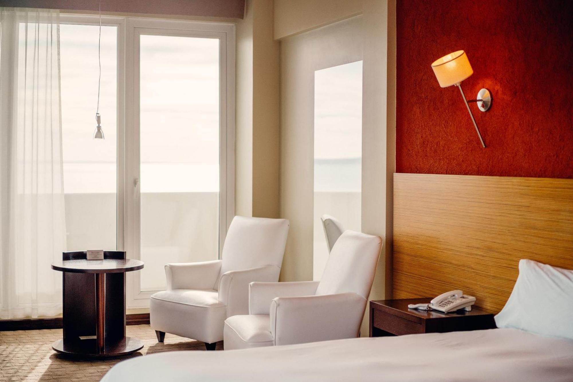 Rayentray Grand Hotel Пуэрто-Мадрин Экстерьер фото
