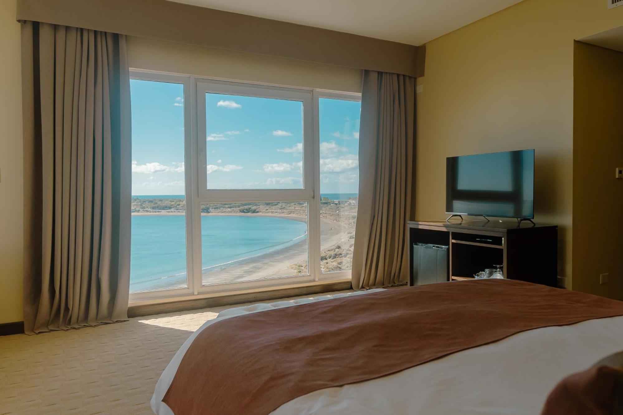 Rayentray Grand Hotel Пуэрто-Мадрин Экстерьер фото