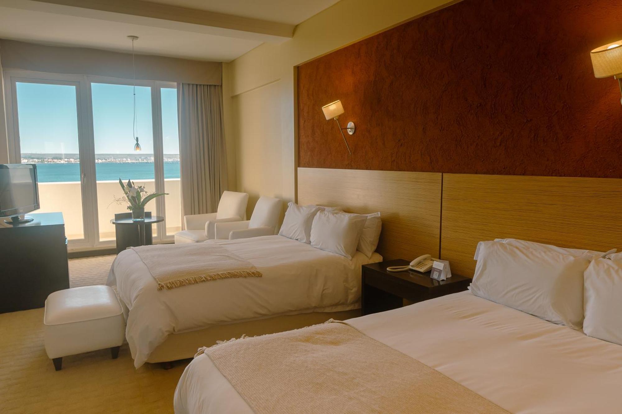 Rayentray Grand Hotel Пуэрто-Мадрин Экстерьер фото