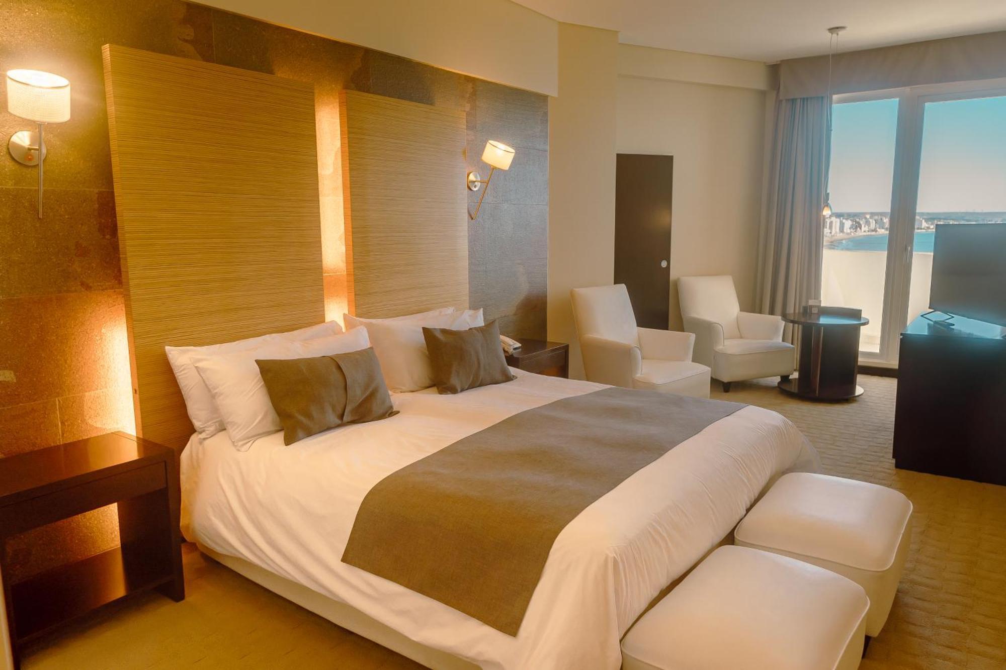 Rayentray Grand Hotel Пуэрто-Мадрин Экстерьер фото